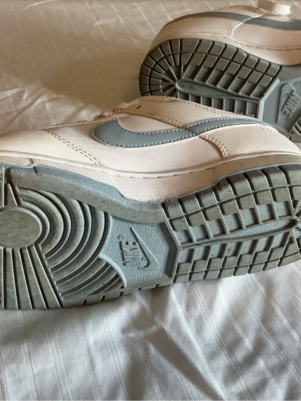 Nike Dunk Low Mens size 10 White Light Blue Sneakers DV0833-109 - Picture 3 of 3